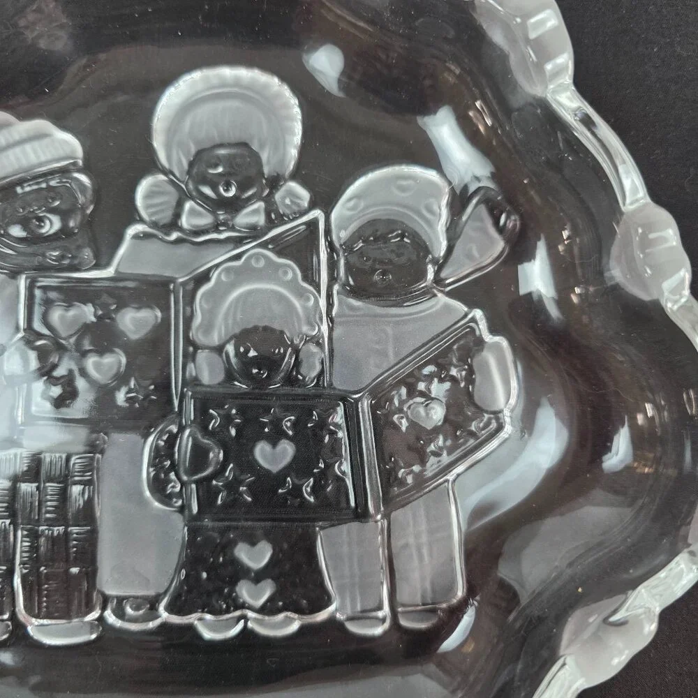 Mikasa Celebrations Carolers Collection Candy Sweets Dish 8 1/2 Inches